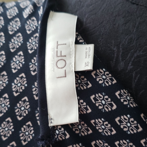 LOFT Ann Taylor Soft Classy Top, EUC XS - Picture 2 of 7